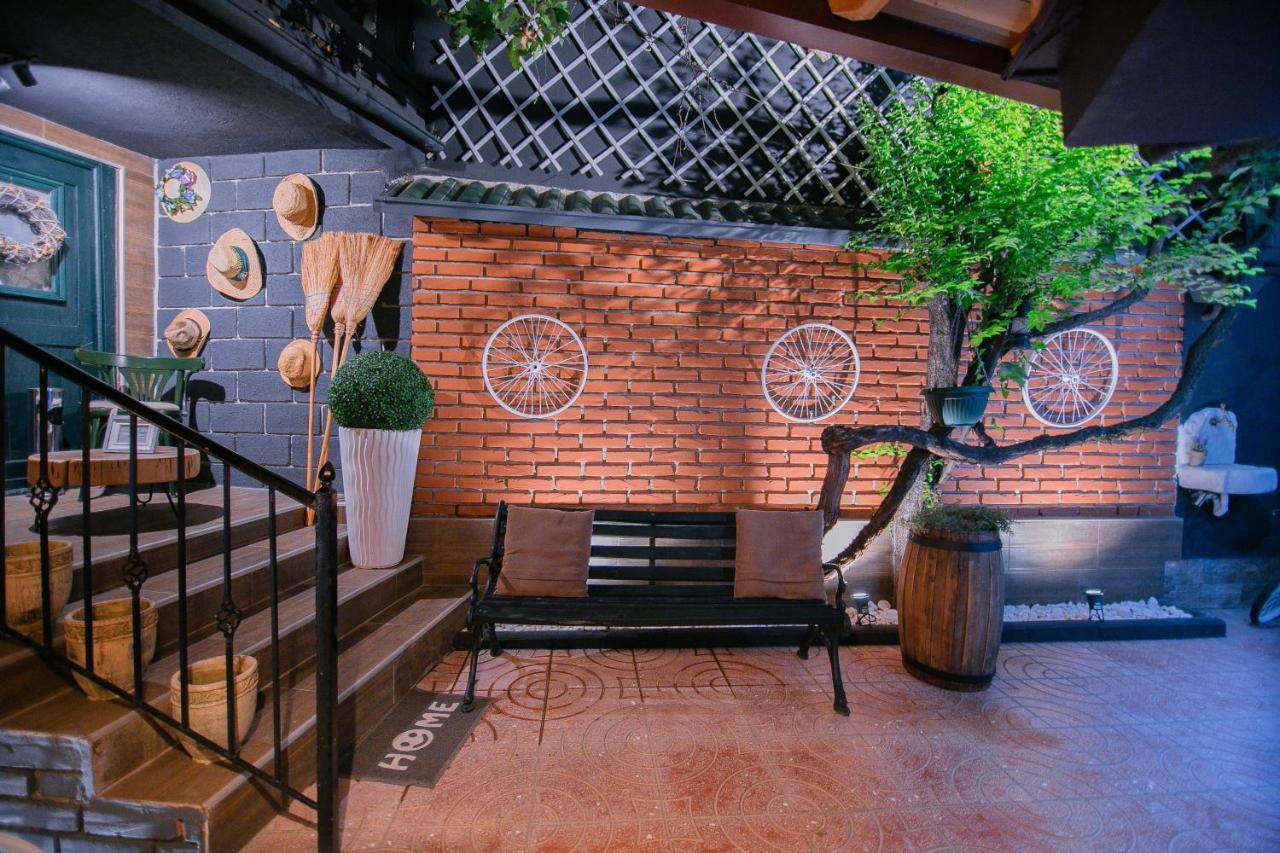 Villa Elezi Korce Exterior foto